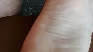 Hard cock slapping and cumshot to wrinkled feet soles