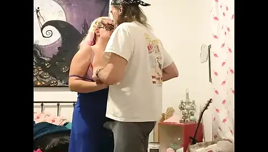 Красивую грудастую блондинку хорошо и жестко трахнули