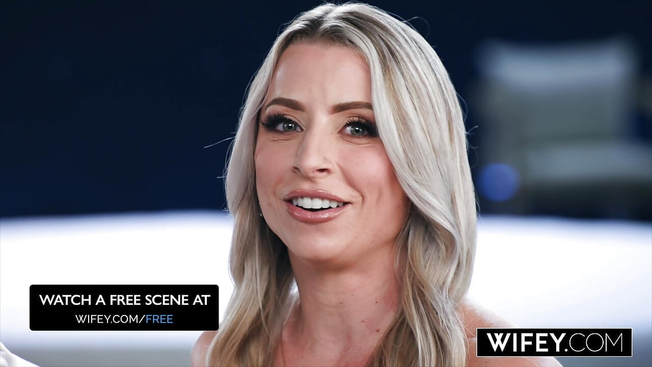 WIFEY Cock-Heavy Hotwife Tiffani Time blir dobbelt sammen med to massive BBC-er