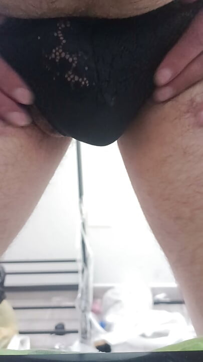 Modelando la braga de mi mujer