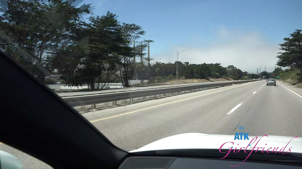 Serena Hill POV: Come-lhe o doce e apertado cona até ela implorar, depois enfia e faz com que ela goze