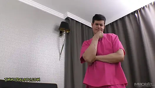 Josephine Jackson hemşire büyük doğal göğüslü dinozor yarağını iyileştiriyor