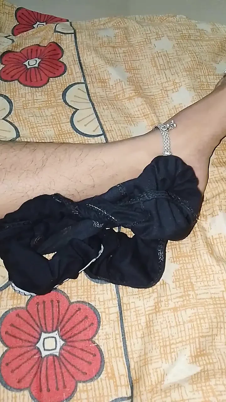 Neighbour's daughter fucked on the pretext of giving her cold water