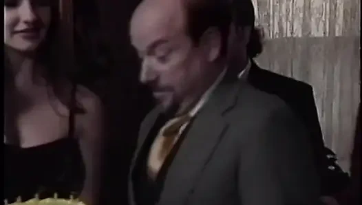 Rothaarige schönheit Chloe Nicole beobachtete, wie ihr ehemann Ziel der endgültigen Siedlung wurde