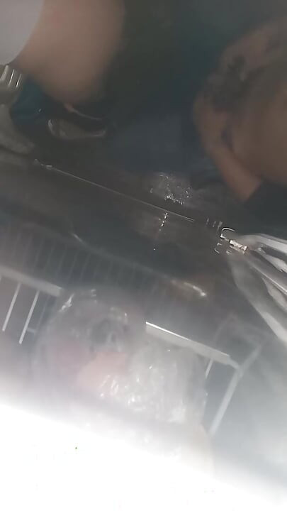 Samael stavi svoj kurac u moju pičku, ukusno!!