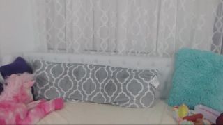 Thick Yellowbone twerking ass on cam