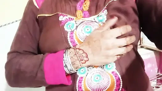 Incredible Sexy Body Taking Bath in Desi Bathroom and Peeing