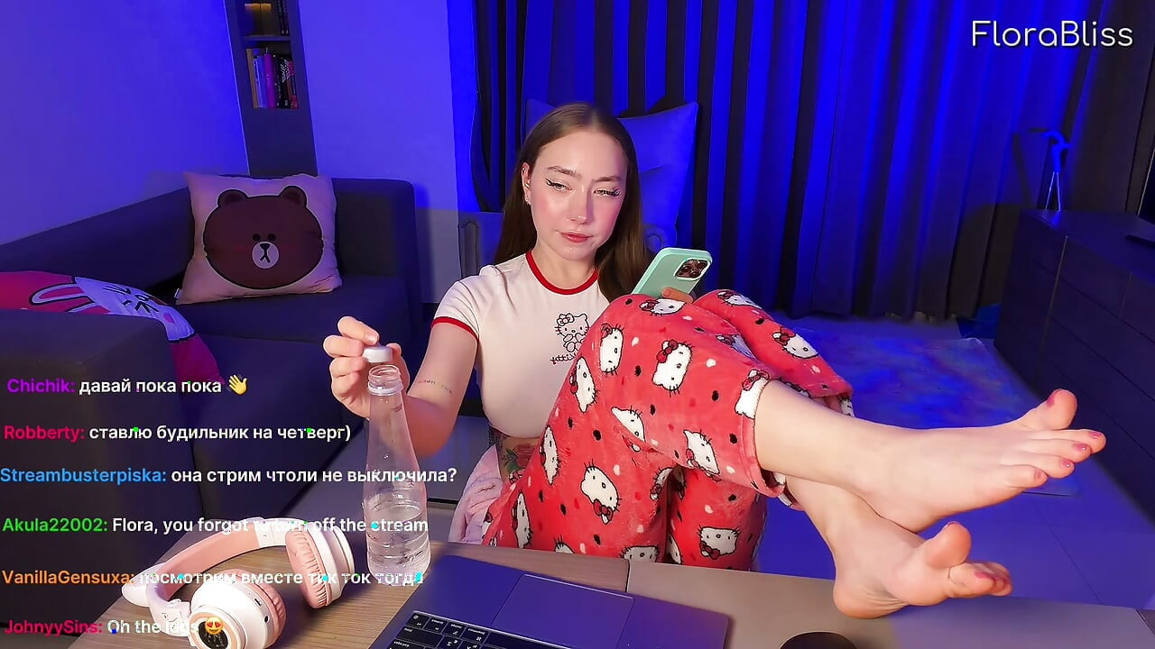 THE STREAMER FORGOT TO TURN OFF THE AIR AND GOT CAUGHT WHILST JERKING OFF AFTER STREAMING!