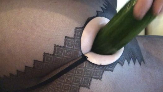 希腊跨荡妇与非常性感的连裤袜和巨大的comber在她的肛门内射精和尖叫高潮