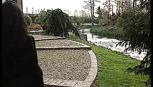 Горячая Горничная Сосет Член В Страстном Оральном Безумии