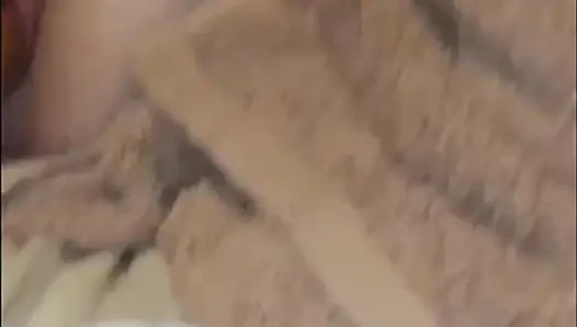 Hot dog gerilmiş amcık