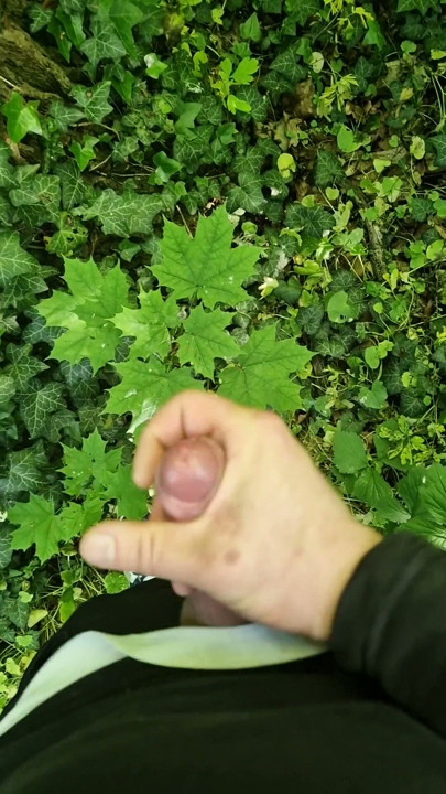 Wixxing in the forest 💦 | Clip 1