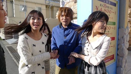 Japonesa kotomi asakura compartilha um cara com amigos, unce