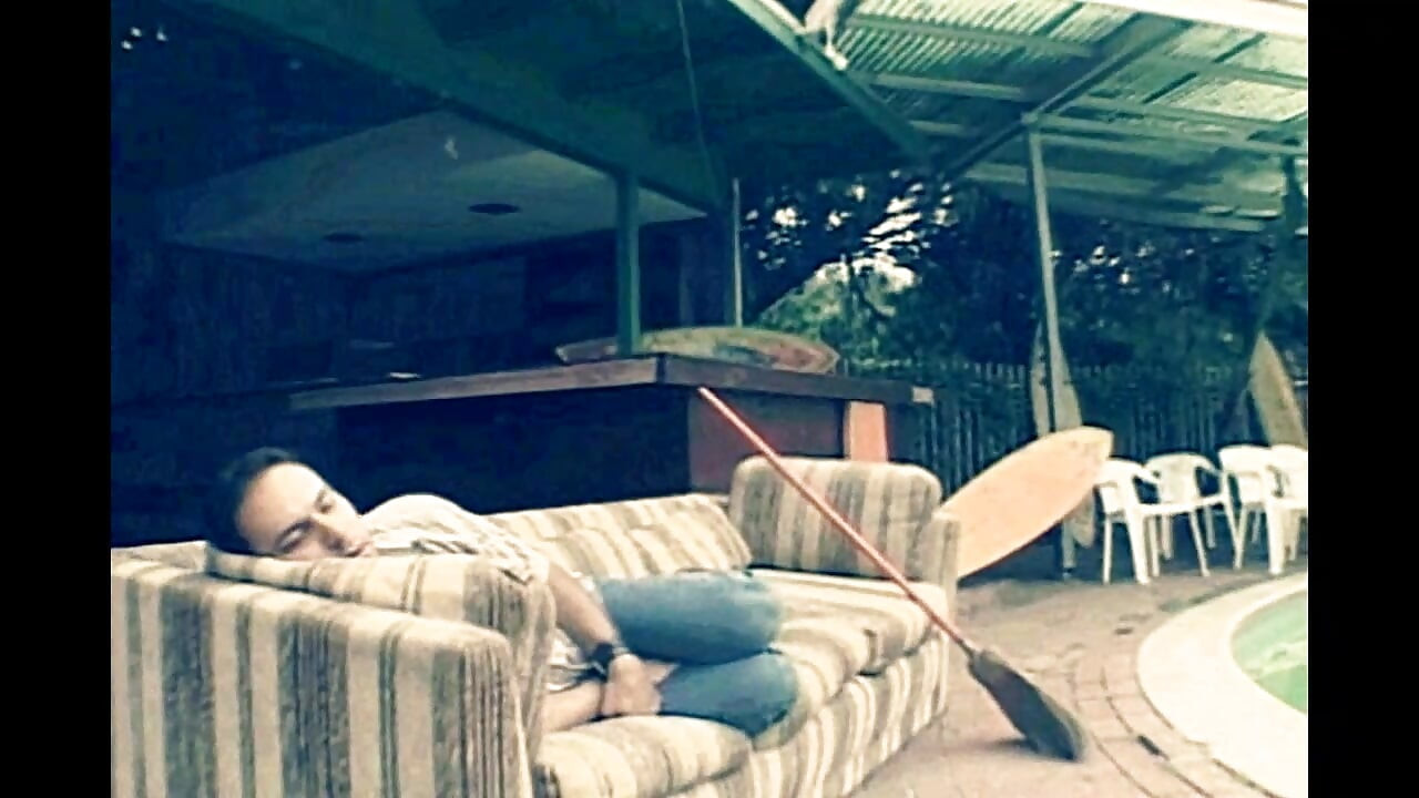 Video bokep jadul ibu-ibu semok dengan memek berbulu dientot sama kontol besar di kolam renang