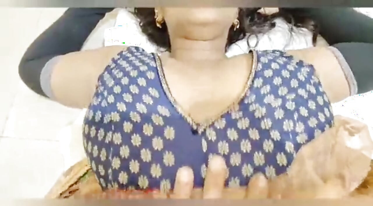 Suami India sangat kasar dan romantis bercinta doggy style pakai saree