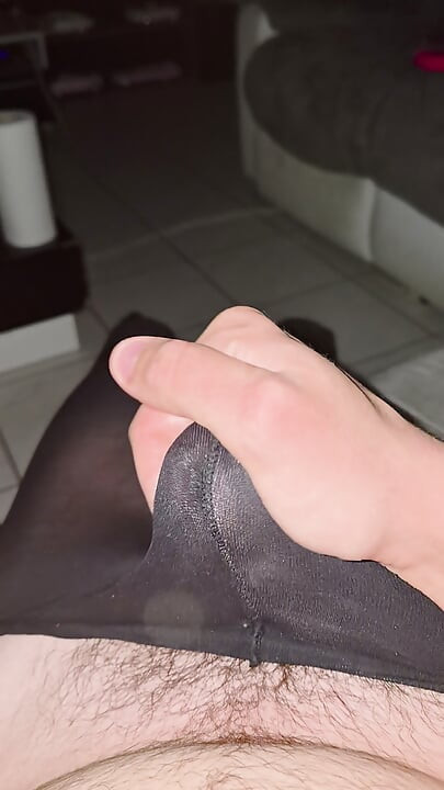Small handjob in tights