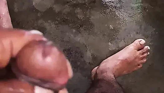 Banyo odasında el pompası