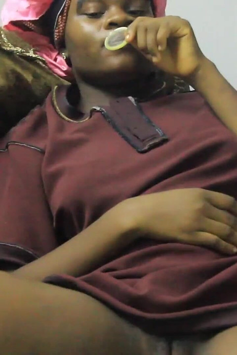 Teen Ebony Girl Blow Condom and Get Fucked