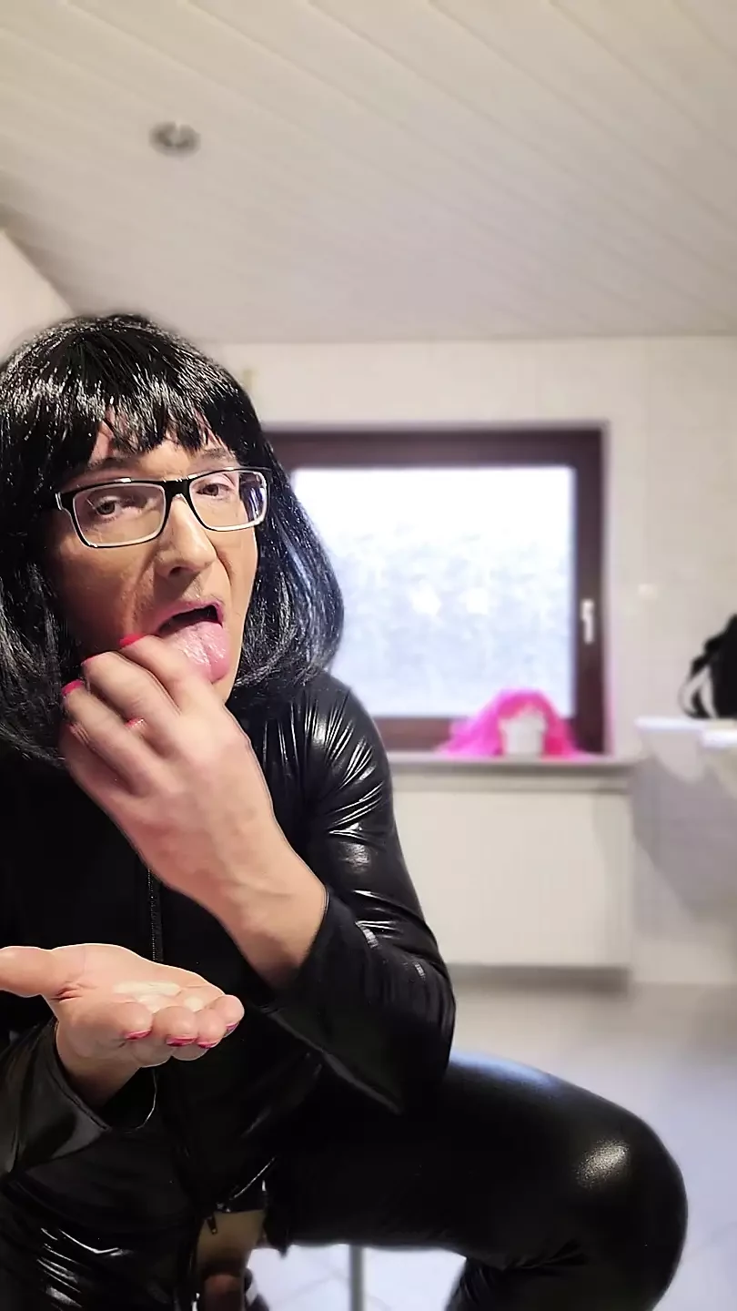 Cum in black and tight