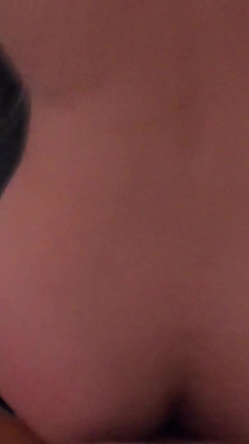 Rakan sebilik melancap menonton saya bersenam - saya tidak dapat menahan zakar besarnya! | Klip 2