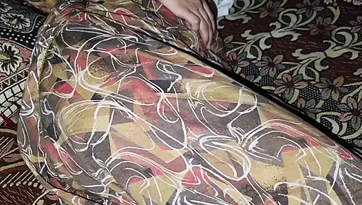 Si cantik langsing usia 20 tahun twerks & pamer pantat besarnya