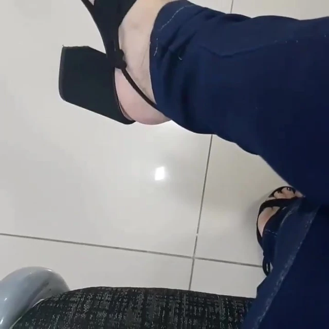 Sexy foot show