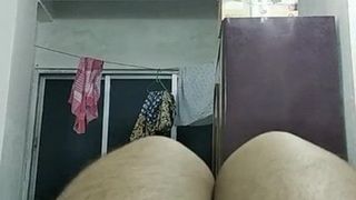 Indische hete milf toont haar sexy lichaam live