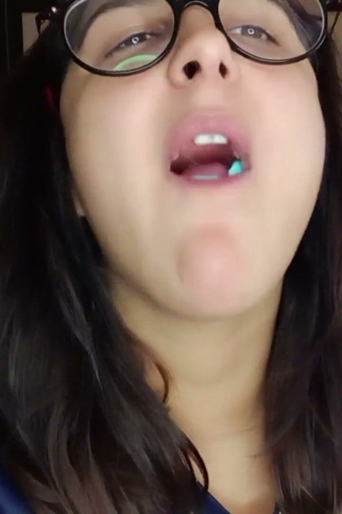 Trying Big Bubbles with Bubblegum Roll - Bunny Looner