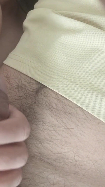 Sie drückte ihre dicken möpse und schüttelte sie und zog | Clip 1