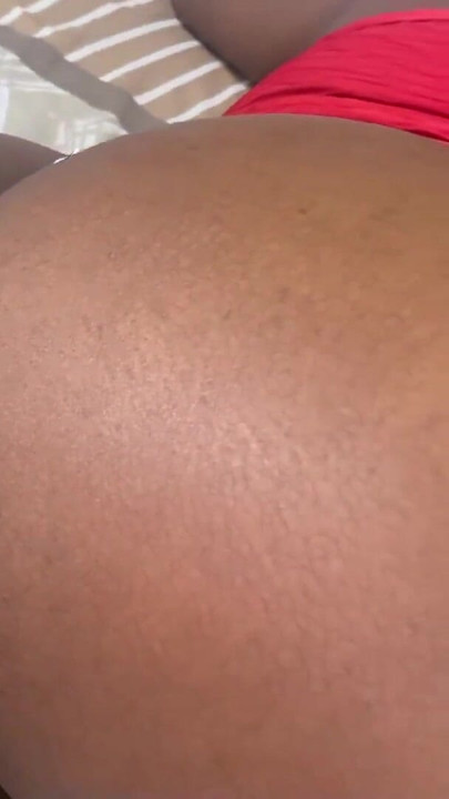 MAĆEHA MI POKAZUJE SVOJU CAMELTOE DA PRODREM | Isječak 1