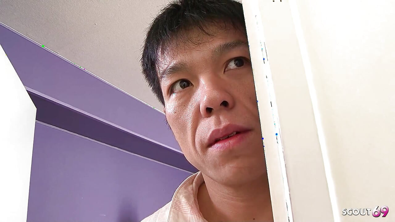 Japanese Teen Yuu Gives Step Dad Rimming and Gets Cumshot