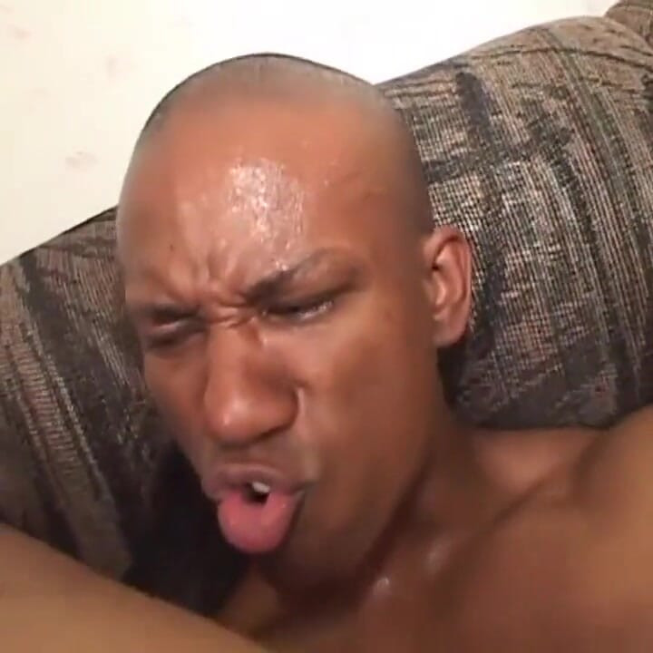 Awek hitam berpantat besar suka pada zakar hitam besar... Pancutan mani dalam mulut