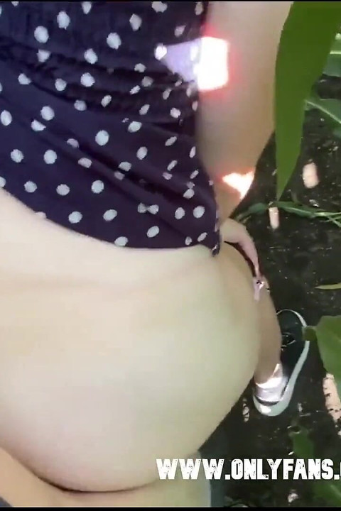 ينيك فتاة في حقل الذرة - جنس في الهواء الطلق