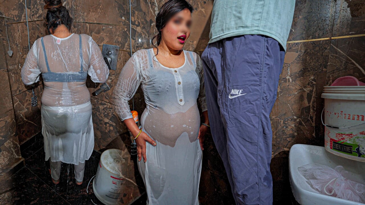 Jija Sali อาบน้ําเย็ด - พี่สะใภ้อินเดีย Desi ยั่วยวนและเย็ดโดย Jija Ji เมื่อเธออาบน้ํา