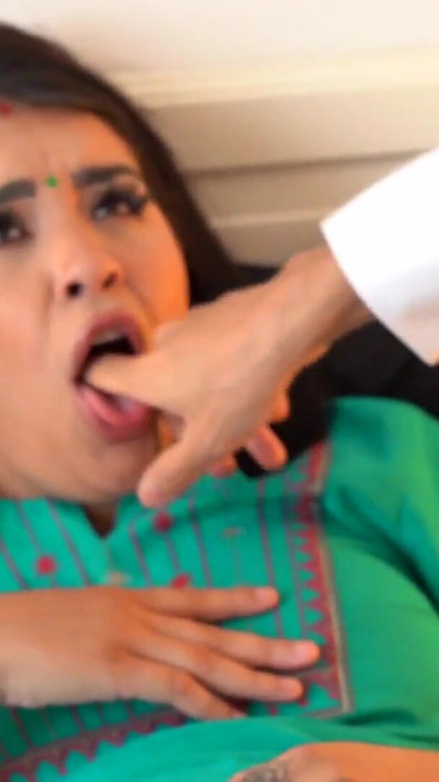 Indian MILF COVID patient fucked by the pervert Doctor | Clip 1