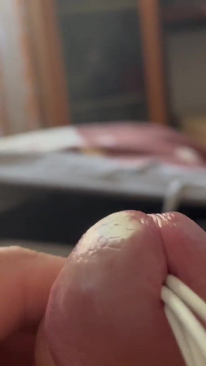 Dolorosa masturbação para escravo sujo e com tesão | Clipe 1