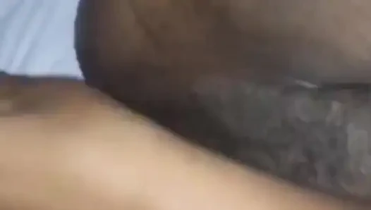 Suara erangannya membuat kontol hitam besarku lebih keras di dalam lubangnya