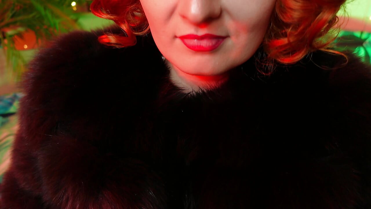 Lipstick fetish video - lady in fur close ups