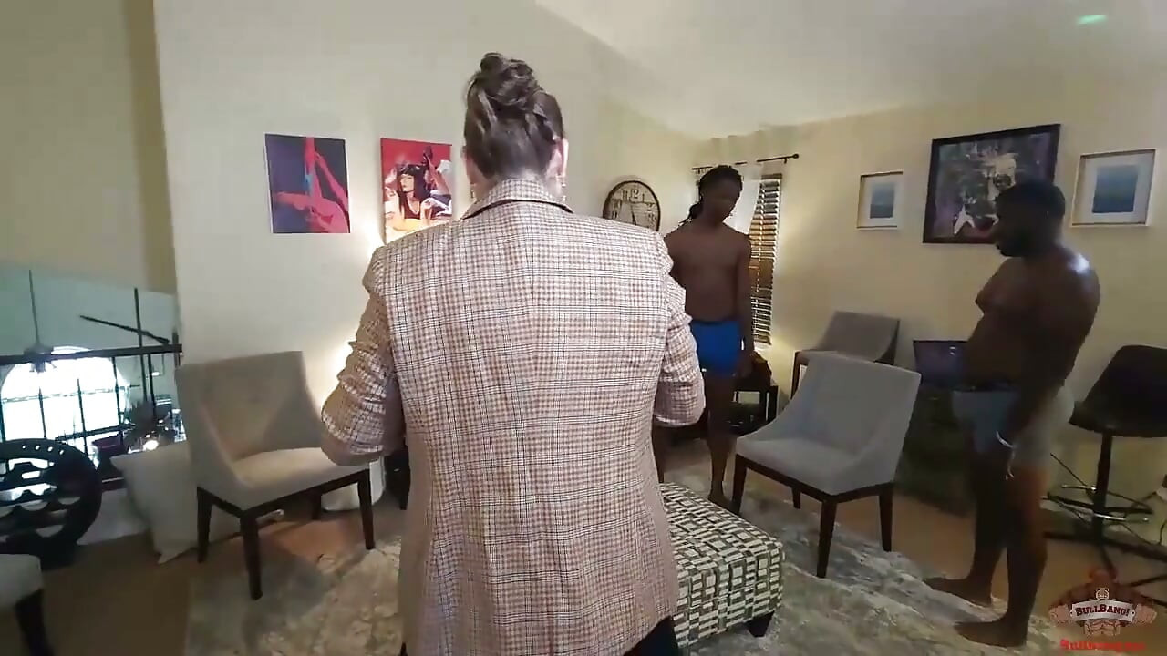 Zoe Returns for Dvp Gang Bang with Hubby in Cuck Cage