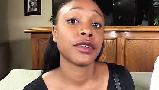 Cewek nakal kulit hitam dientot habis-habisan sama kontol raksasa pria kulit hitam