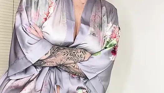 Paige hat dich in ihrem zimmer beim schnüffeln an ihrem höschen erwischt