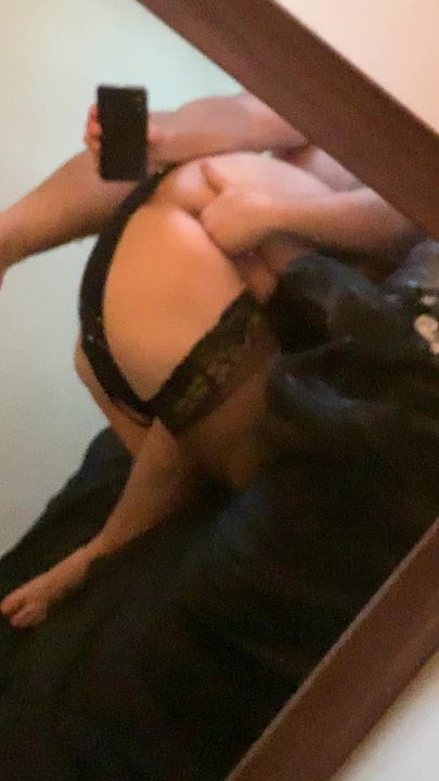 Milf stepmom being finger fucked