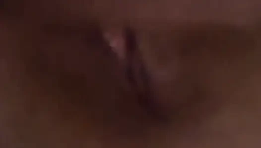 Смотри, как Renii вымазывает мою огромную порцию спермы, пока я владею этим очком!