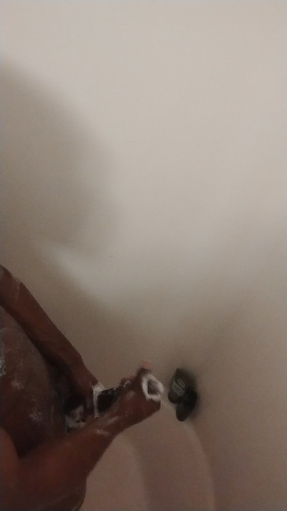 샤워 중 흑인 대물 쓰다듬기