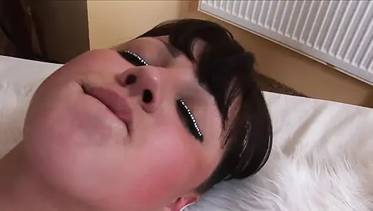 18 year old teen and her first shoot