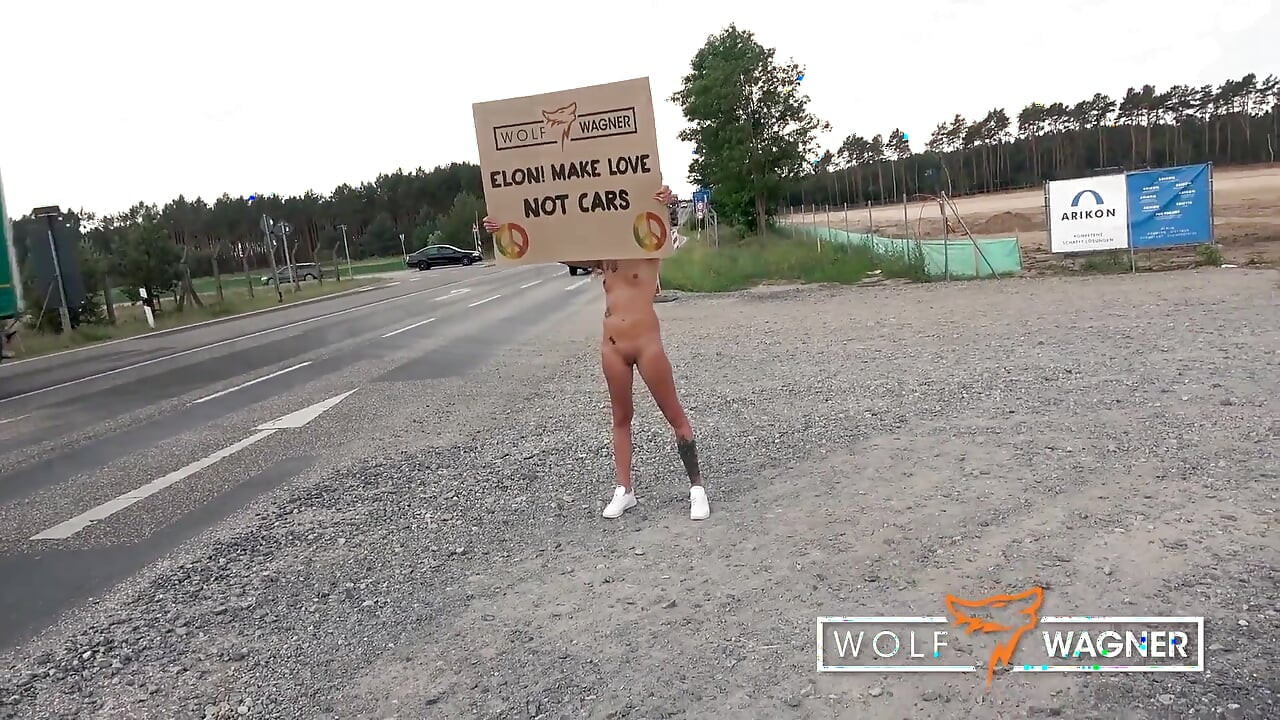 Tesla protest! Nude for a greater good! Kitty Blair demonstrates completely naked!
