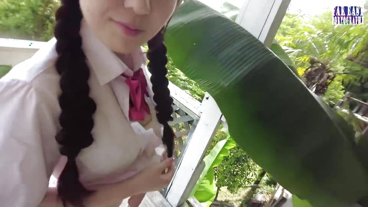 Pembe dudaklı f bardak güzeli yağa sırılsıklam açık havada azdırıyor bölüm 2