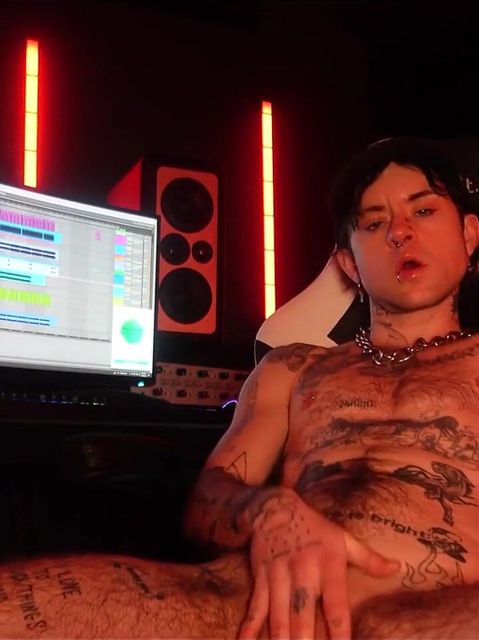 Ftm Musician XXX Skips Fills His Pink Pussy with Oversized Dildos in His Recording Studio