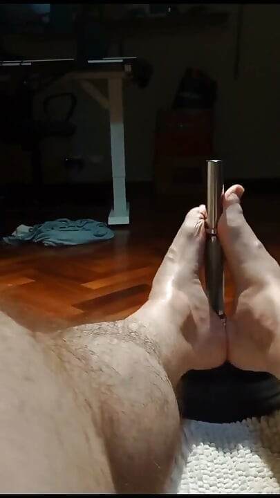 Muscular Bodybuilder Gives the Dumbbell a Filthy Footjob, M