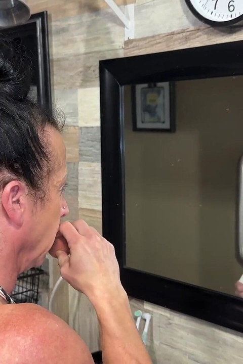 Sneezing Through Makeupkandy Is Allergic to Glam